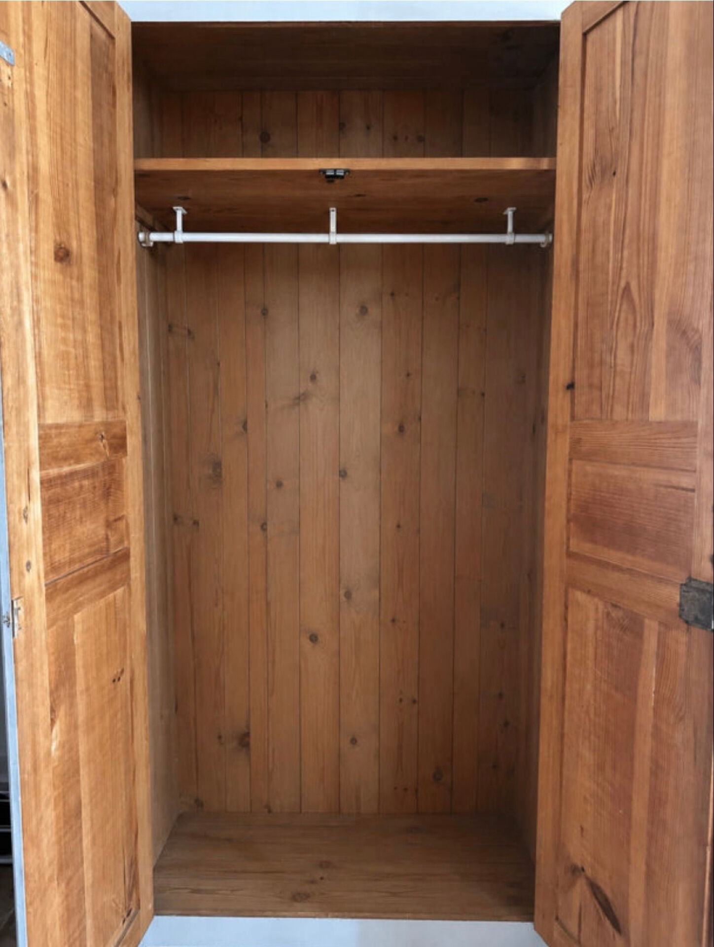 Armoire Parisienne