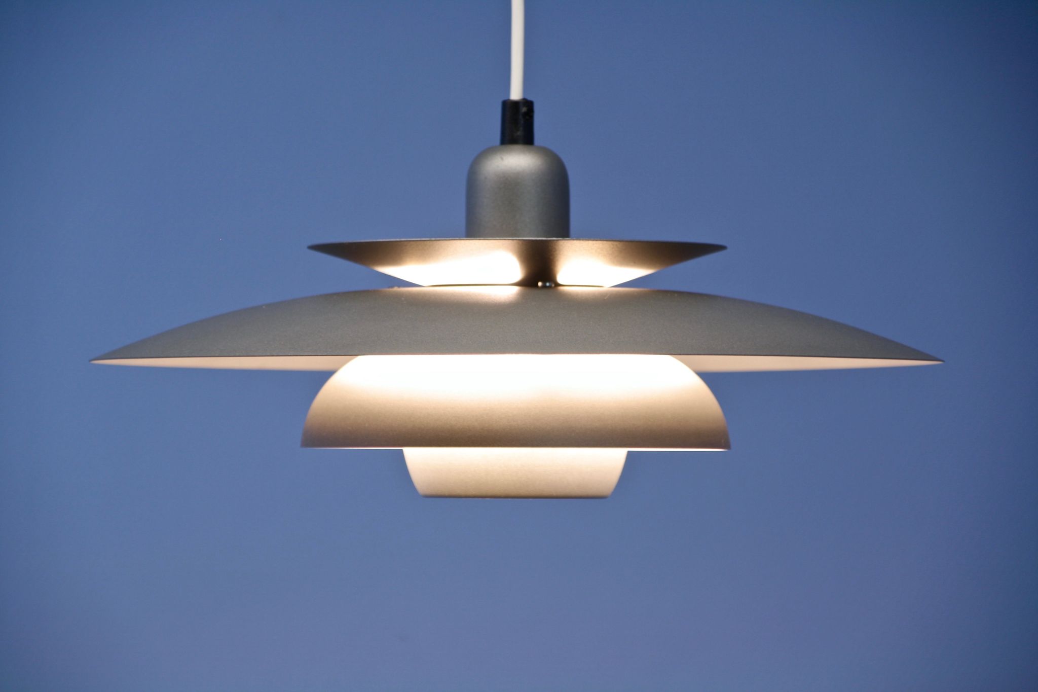 Suspension danoise en gris foncé années 1970