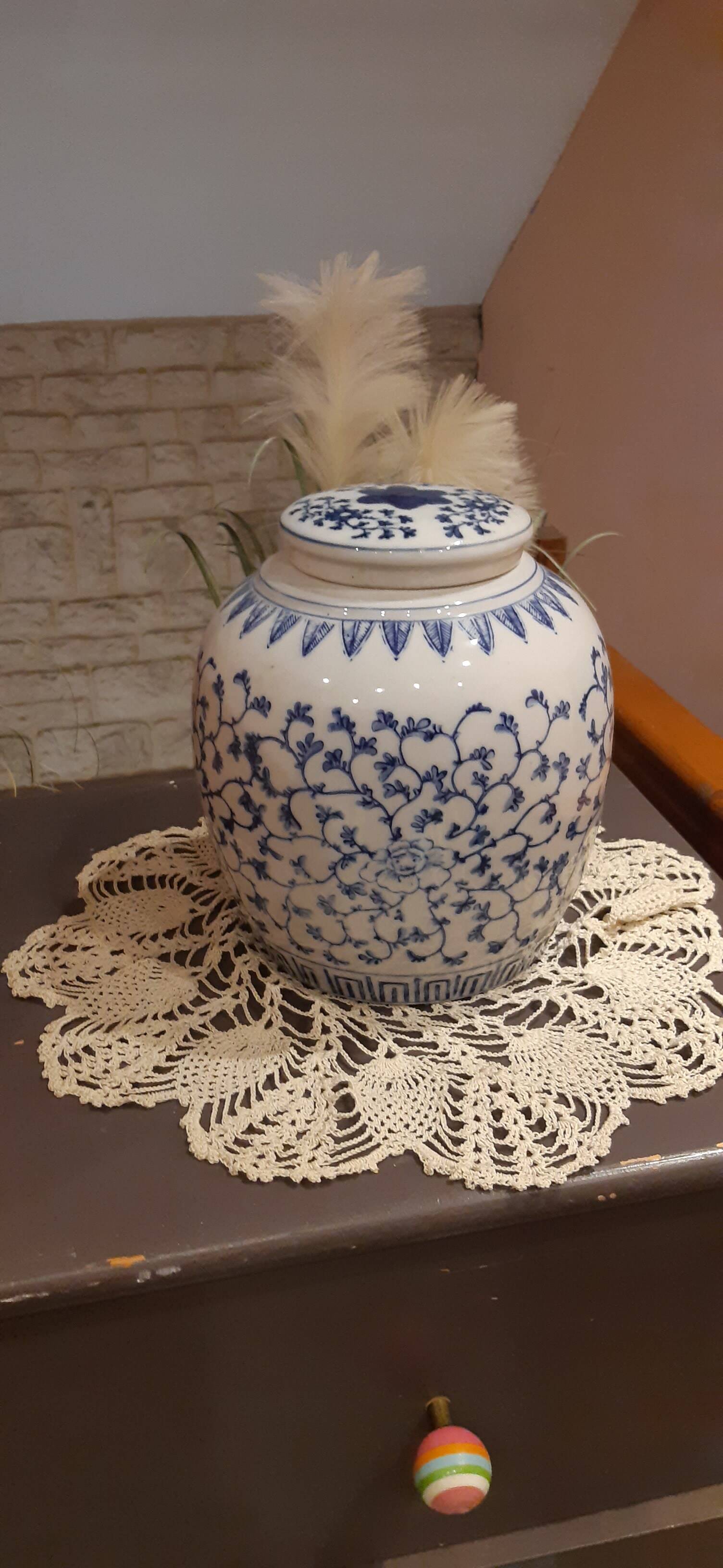 Chinese porcelain ginger pot