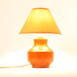 Lampe de table en céramique orange avec empreintes géométriques, années 1970.