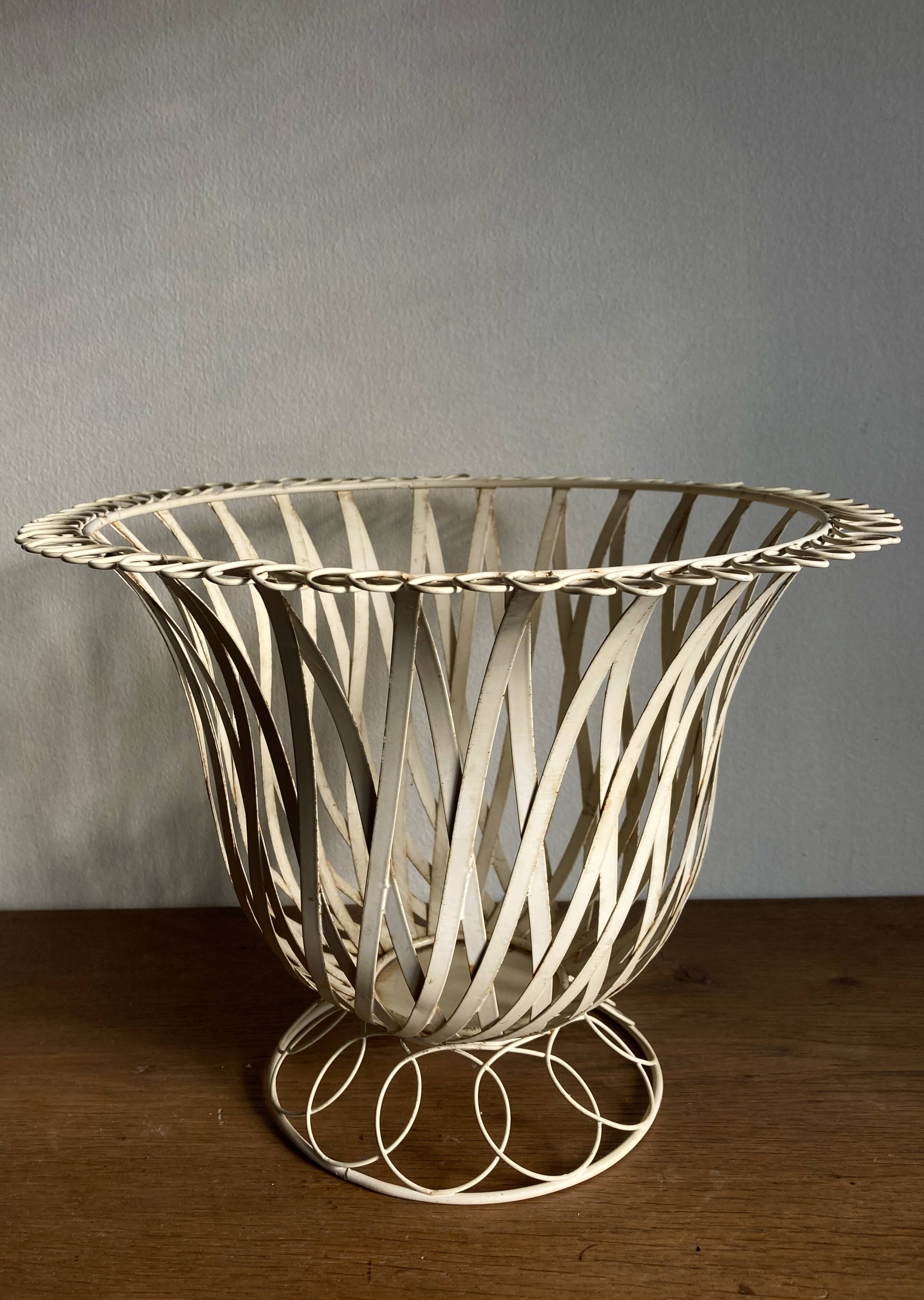 XXL Neoclassical Medici in Ivory Sheet Metal