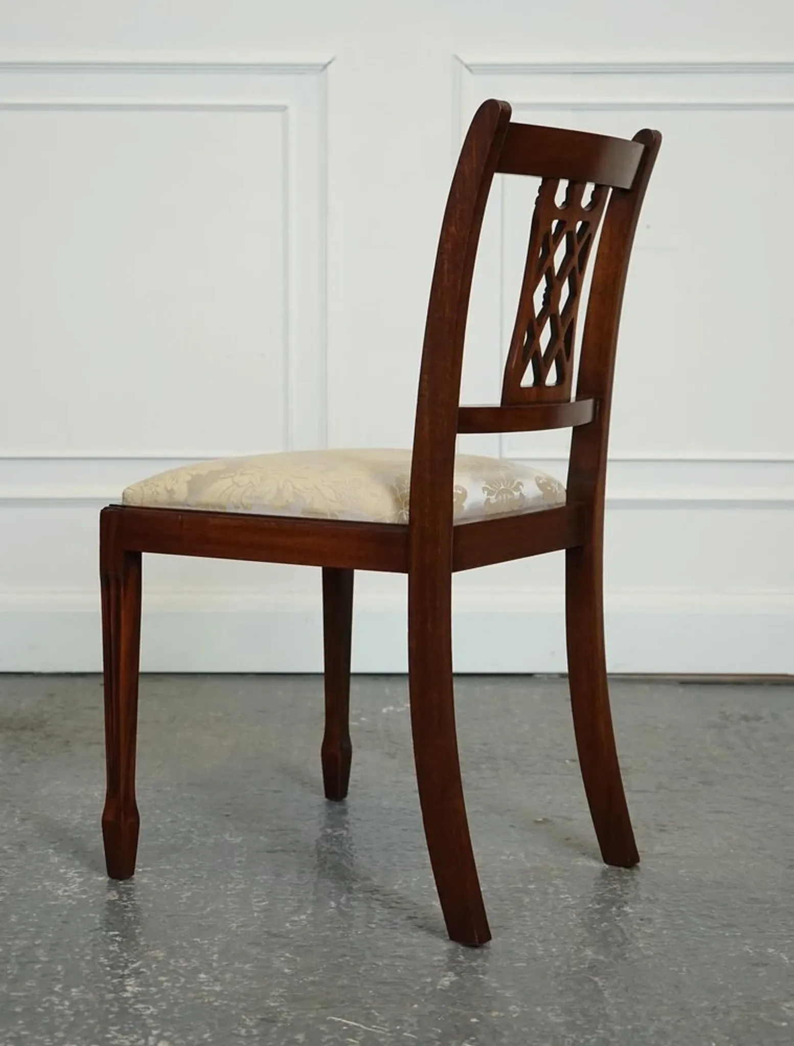 Chaises de Salle à Manger Hepplewhite avec Sièges Rembourrés Crème de Bevan Funnell, Set de 5