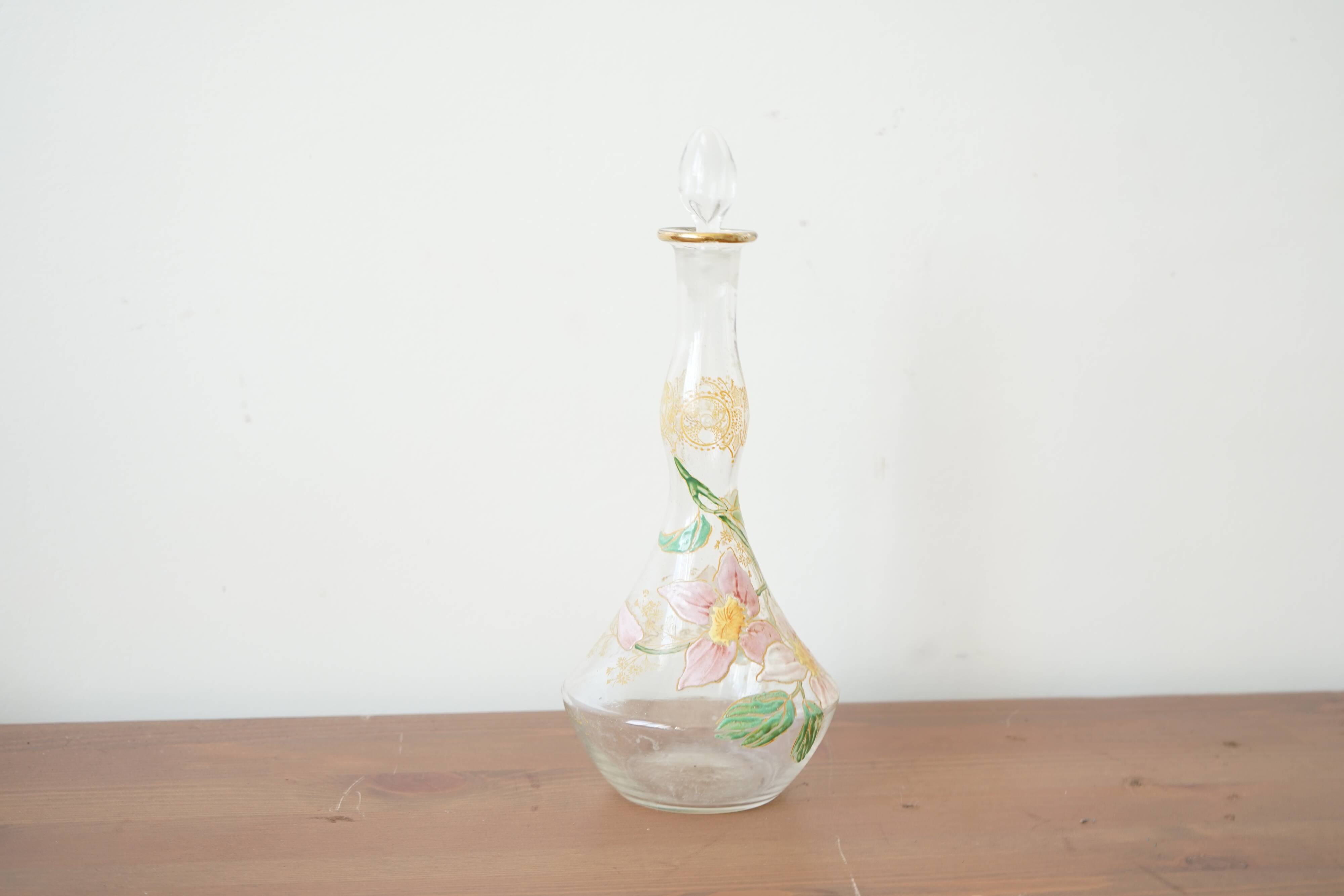 Legras (Fin XIXe siècle) carafe à liqueur en verre émaillé à décor de fleur