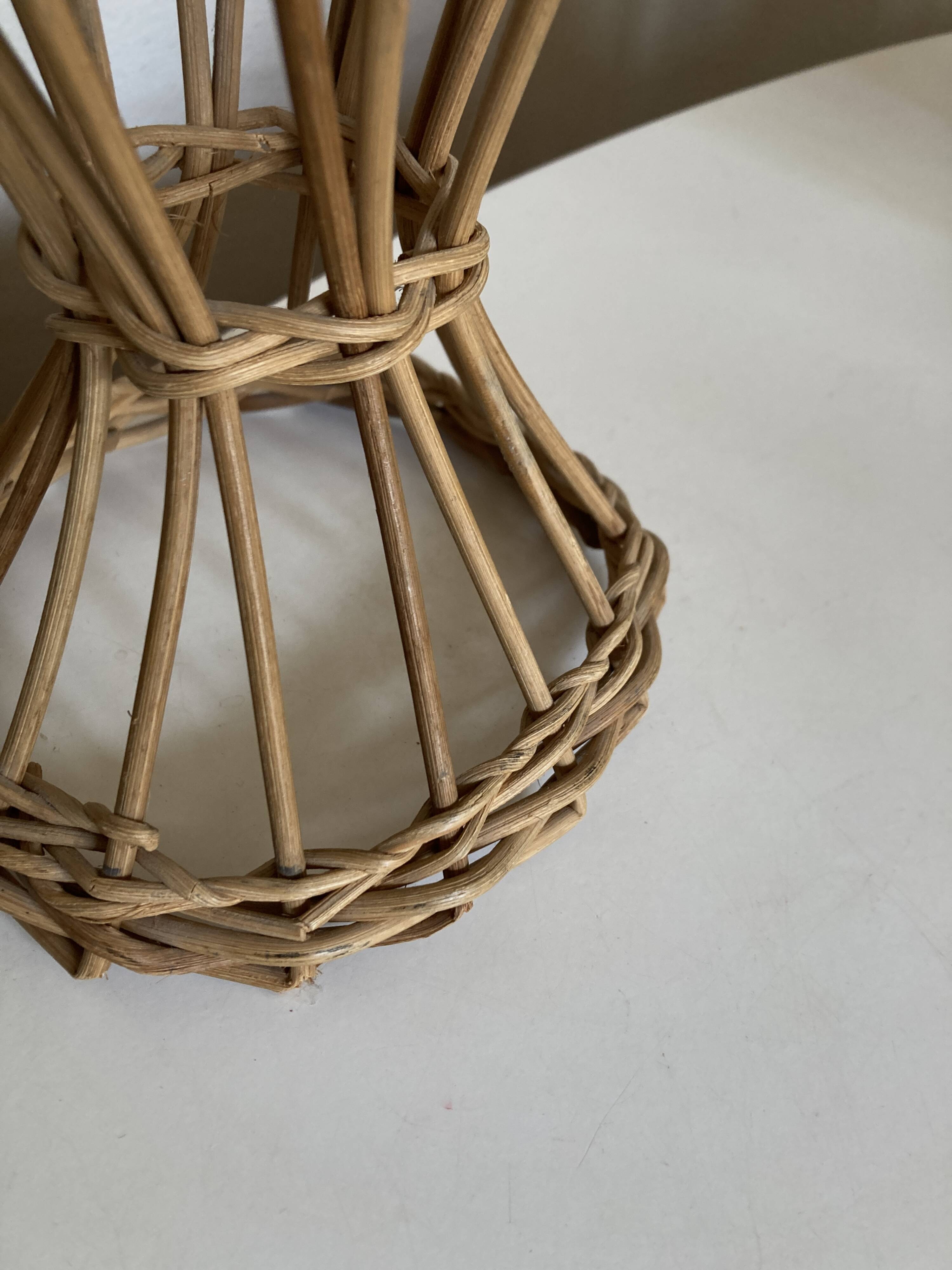 Wicker mannequin hat head