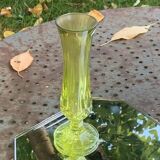 Vase soliflore en verre vert anis, motif base diamant, vintage et design