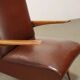 Fauteuil vintage en bois, rembourrage à ressorts, similicuir, années 1950