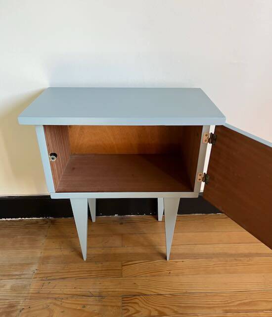 Jeanne bedside table