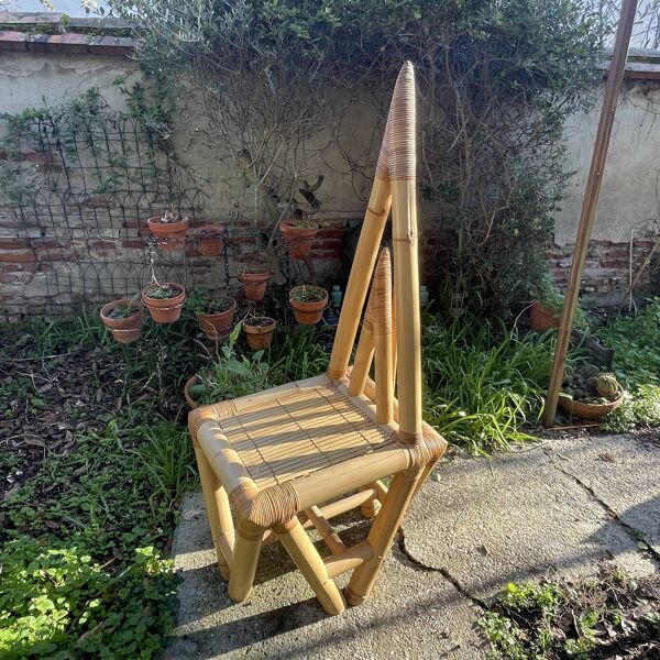 Chaise triangle design 50 en bambou