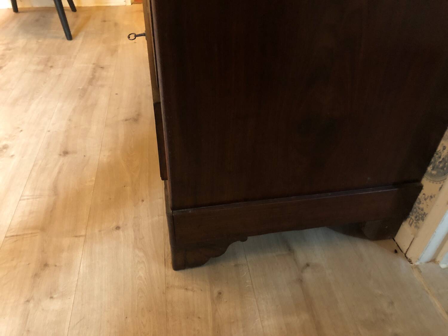Louis Philippe mahogany chest of drawers