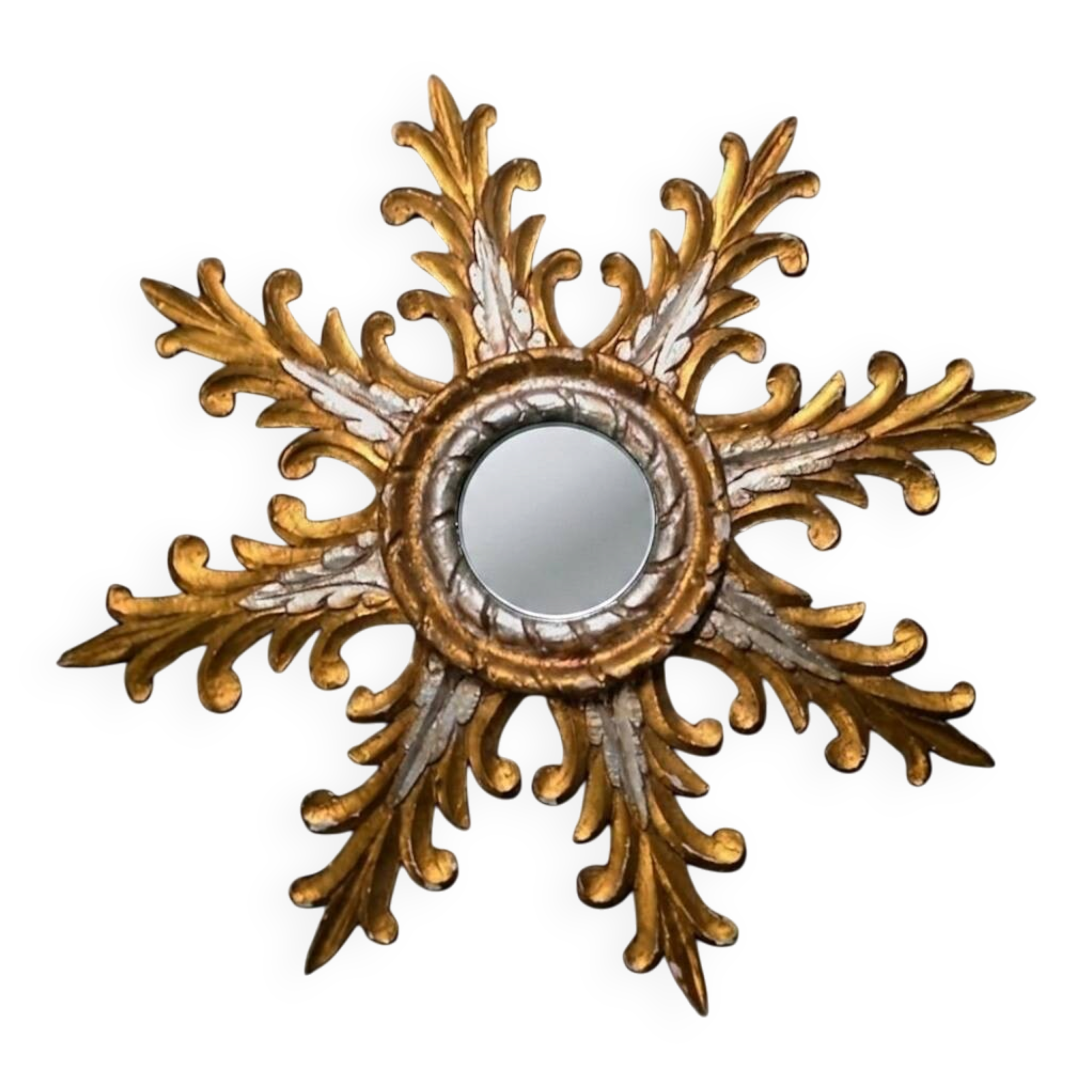 "Witch mirror 'Sun' in gilded wood with acanthus leaf decoration"