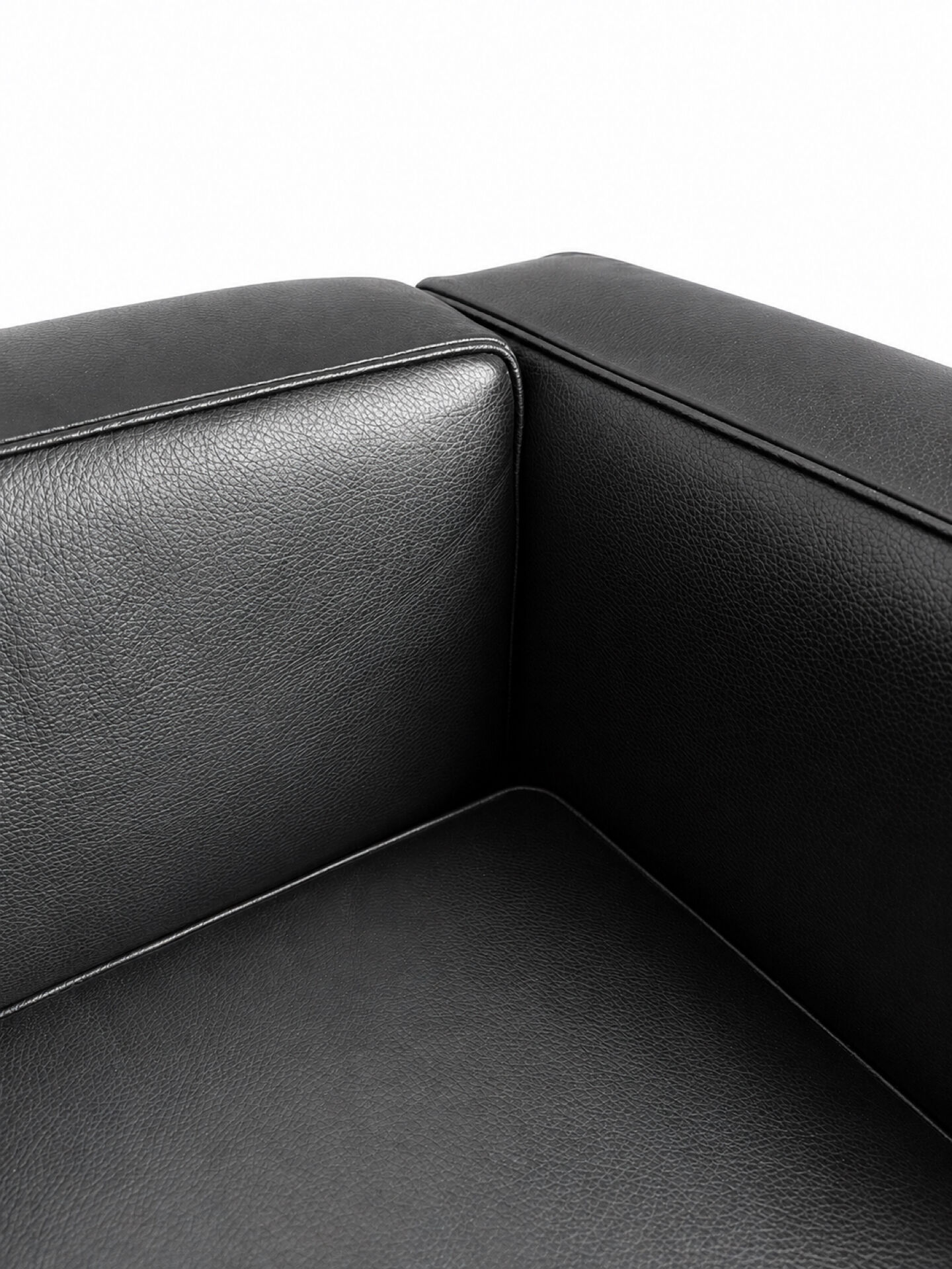 Paire de fauteuils en cuir