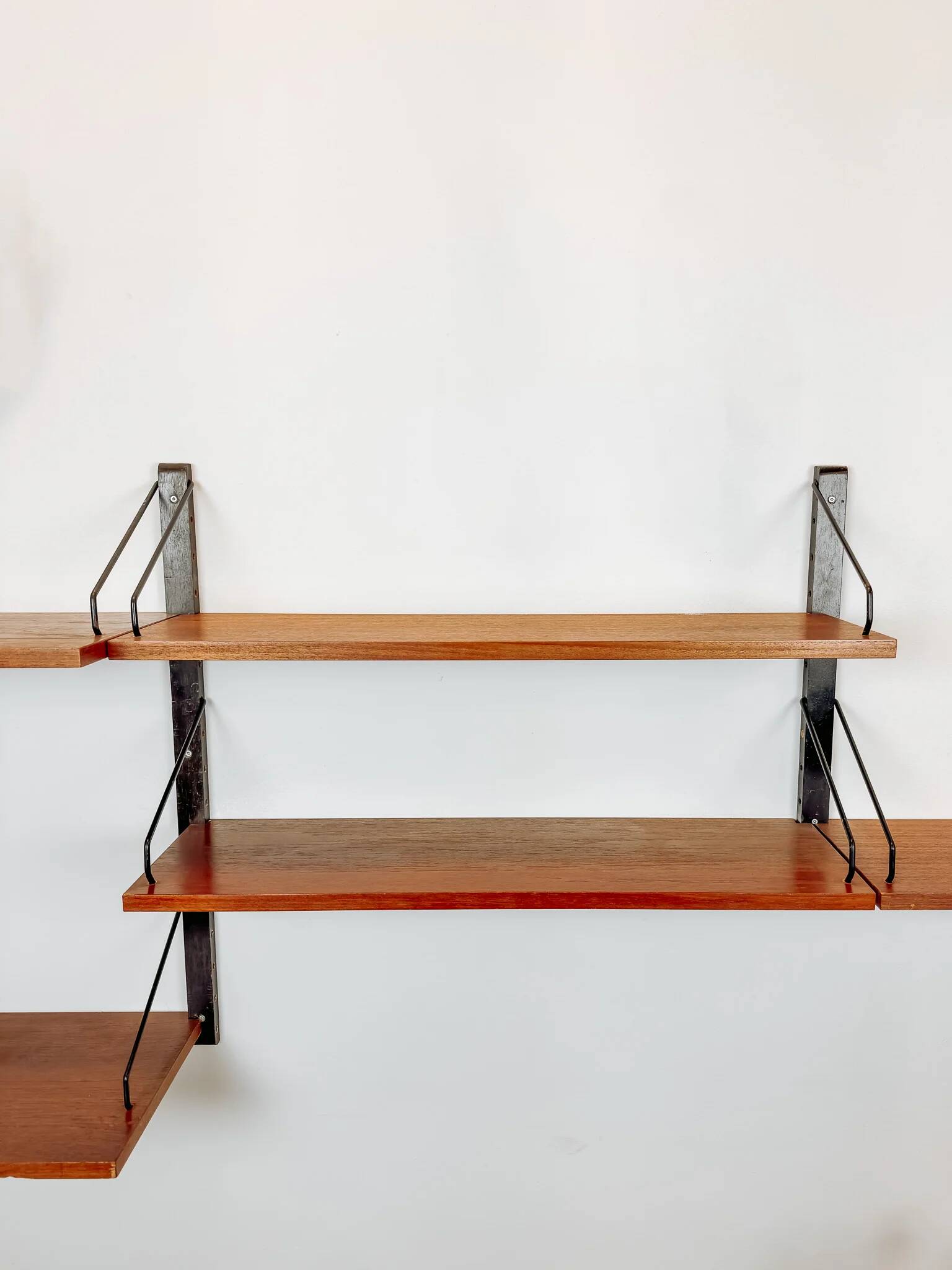Modular wall furniture Royal System by Poul Cadovius