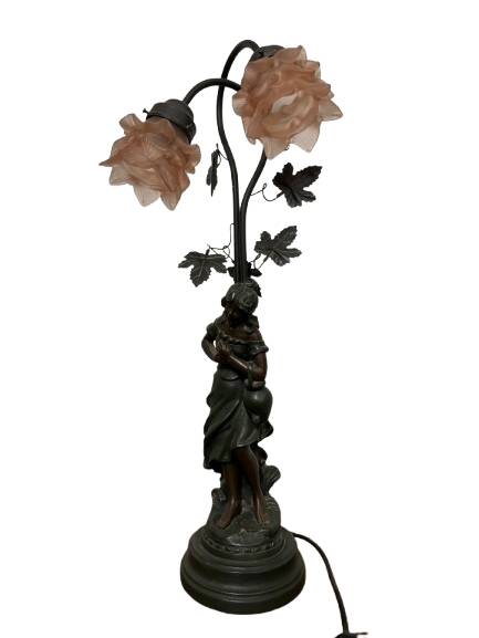 Table lamp in cast iron