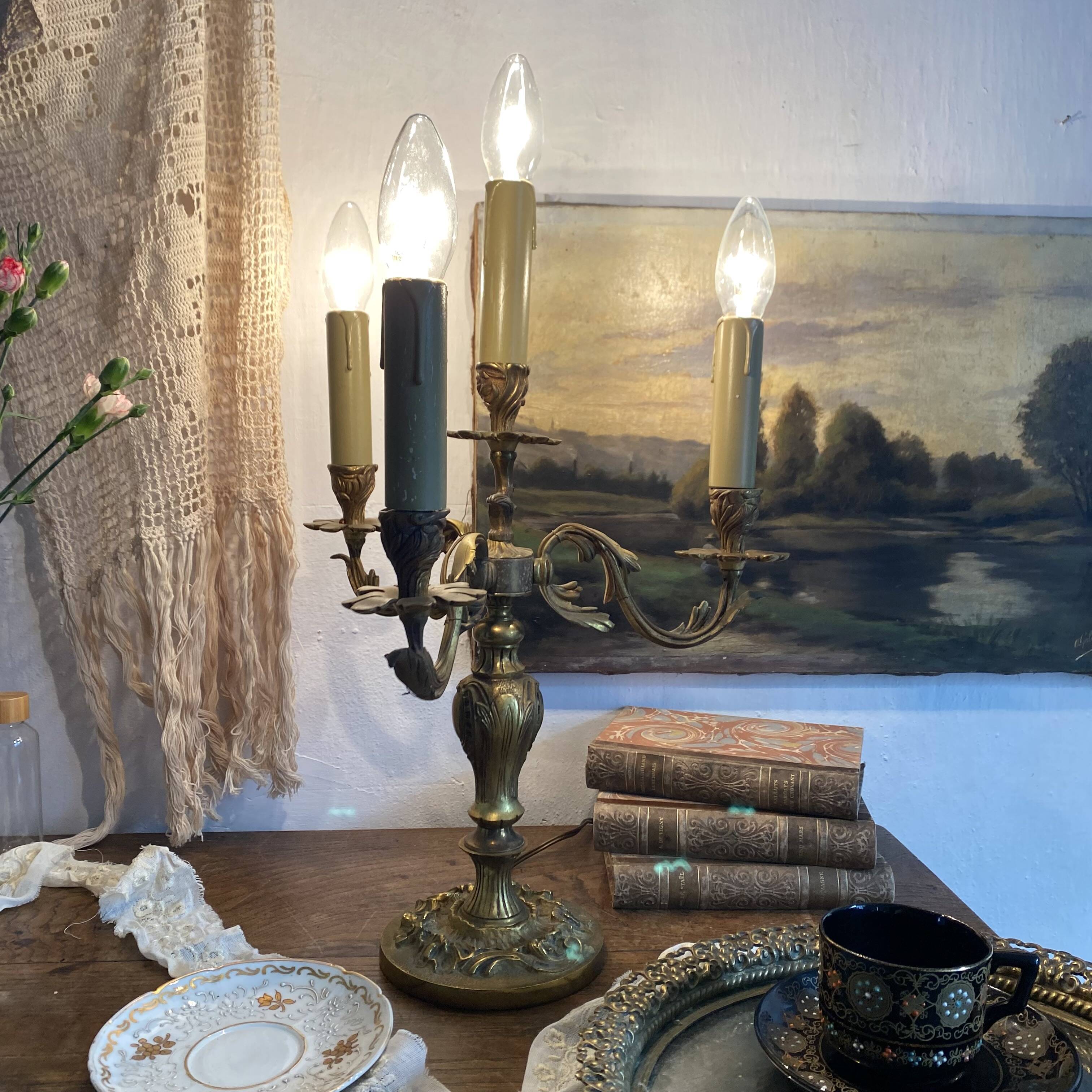 Chandelier lamp with 4 lights in gilded bronze.