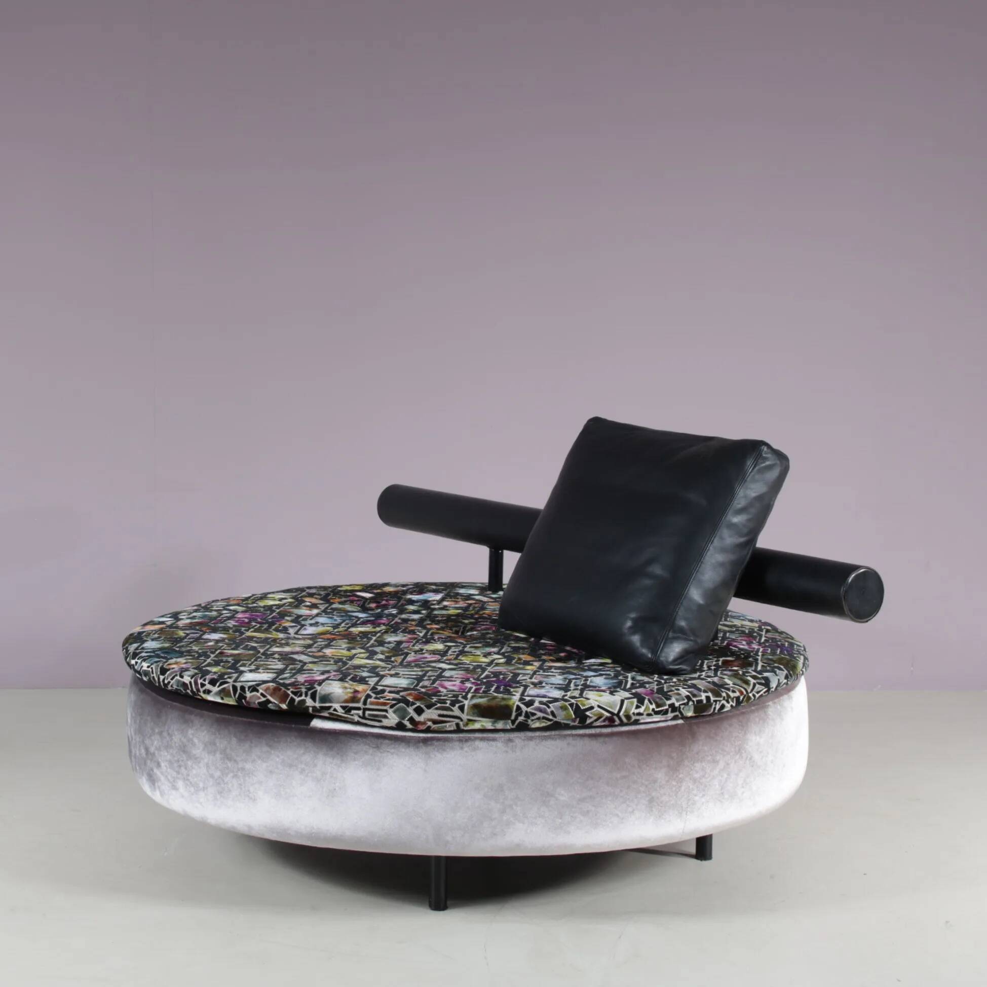 1980s round loveseat in Antonio Citterio style from Italy