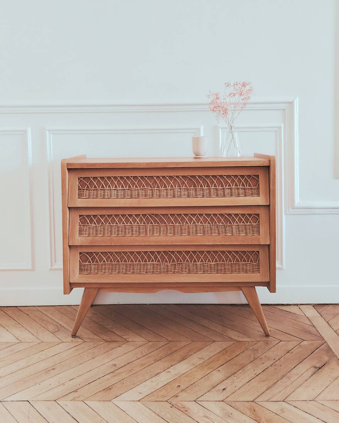 Commode en bois et rotin vintage rénovée, années 60