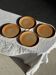Lot de 4 assiettes plates à plat principal en grès pas de marque au dessous