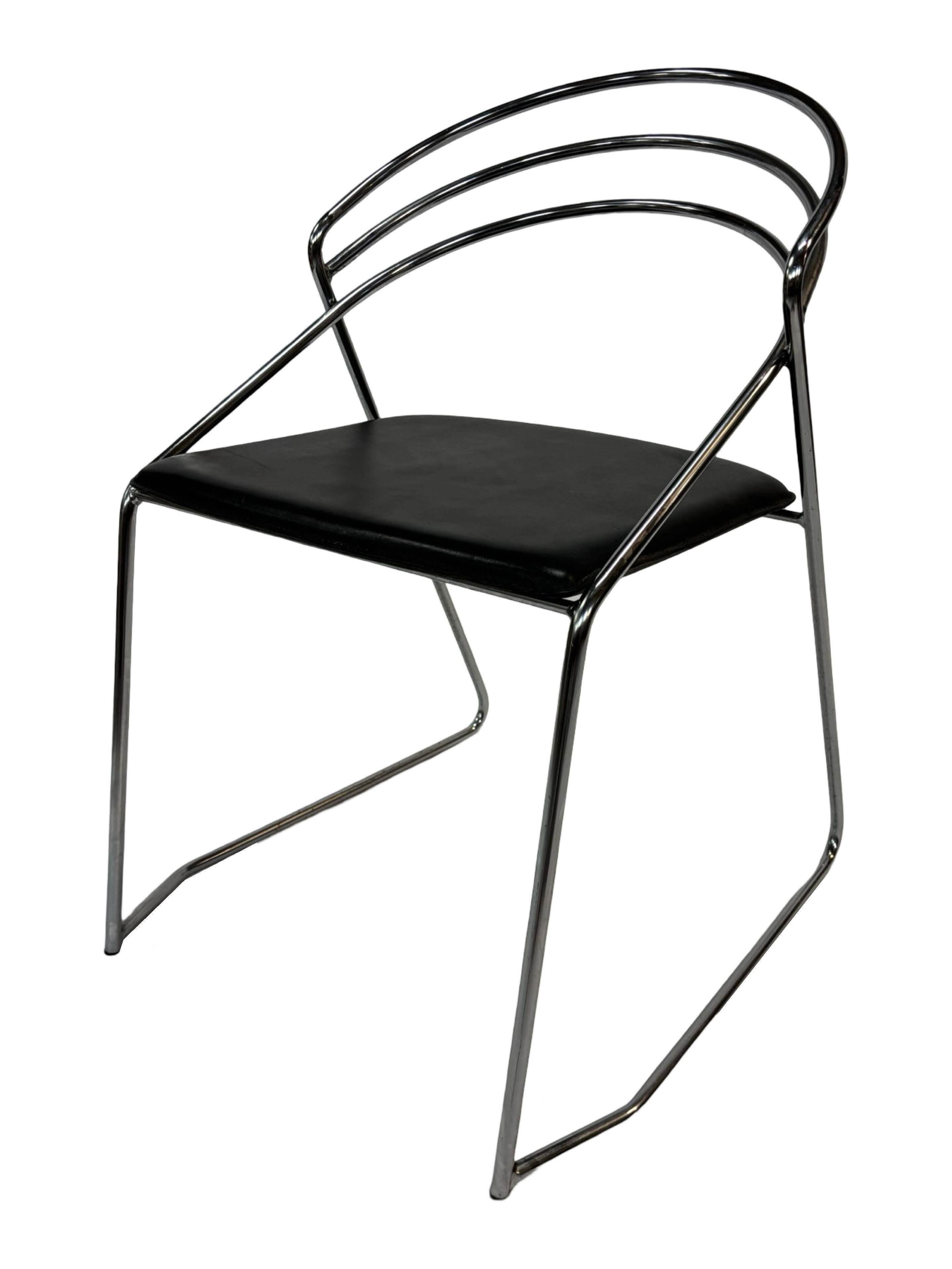 4 chaises minimalistes en fil d'acier chromé, années 80