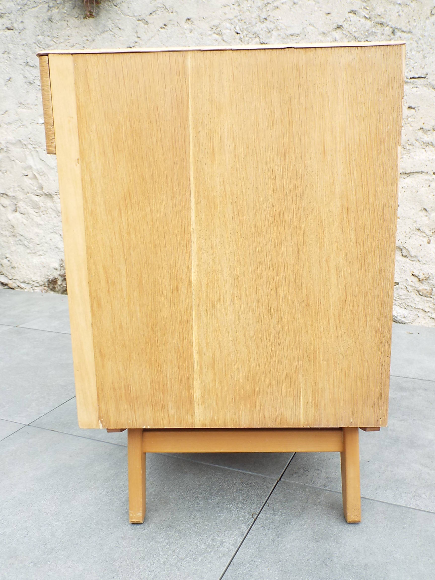 Compass feet dresser