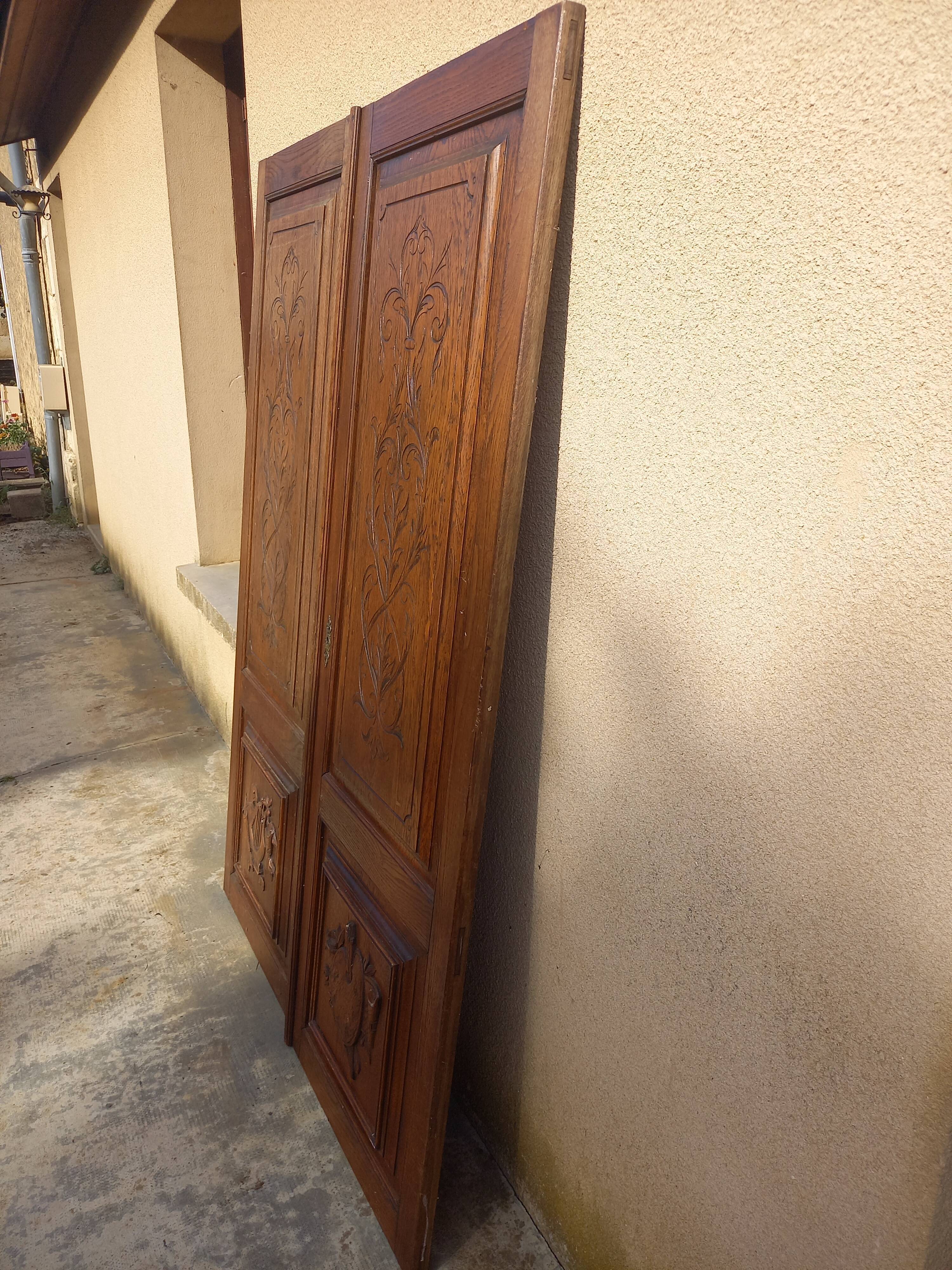 Paire de portes d'armoire en chêne