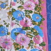 Lot 1 tablecloth & 11 country towels