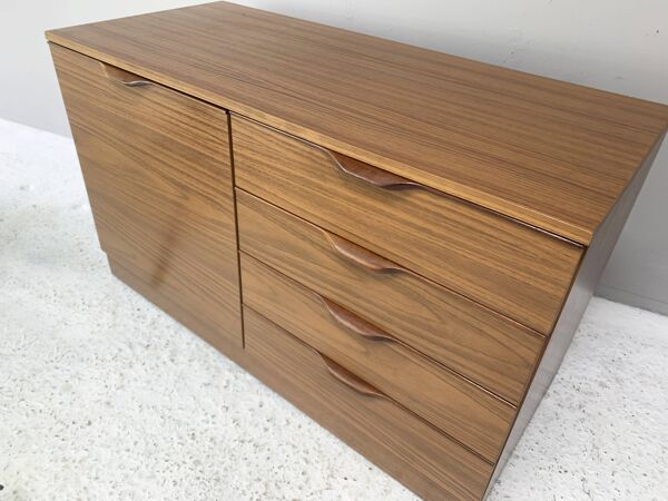 Buffet En Formica Du milieu Du Siècle Des Années 1970