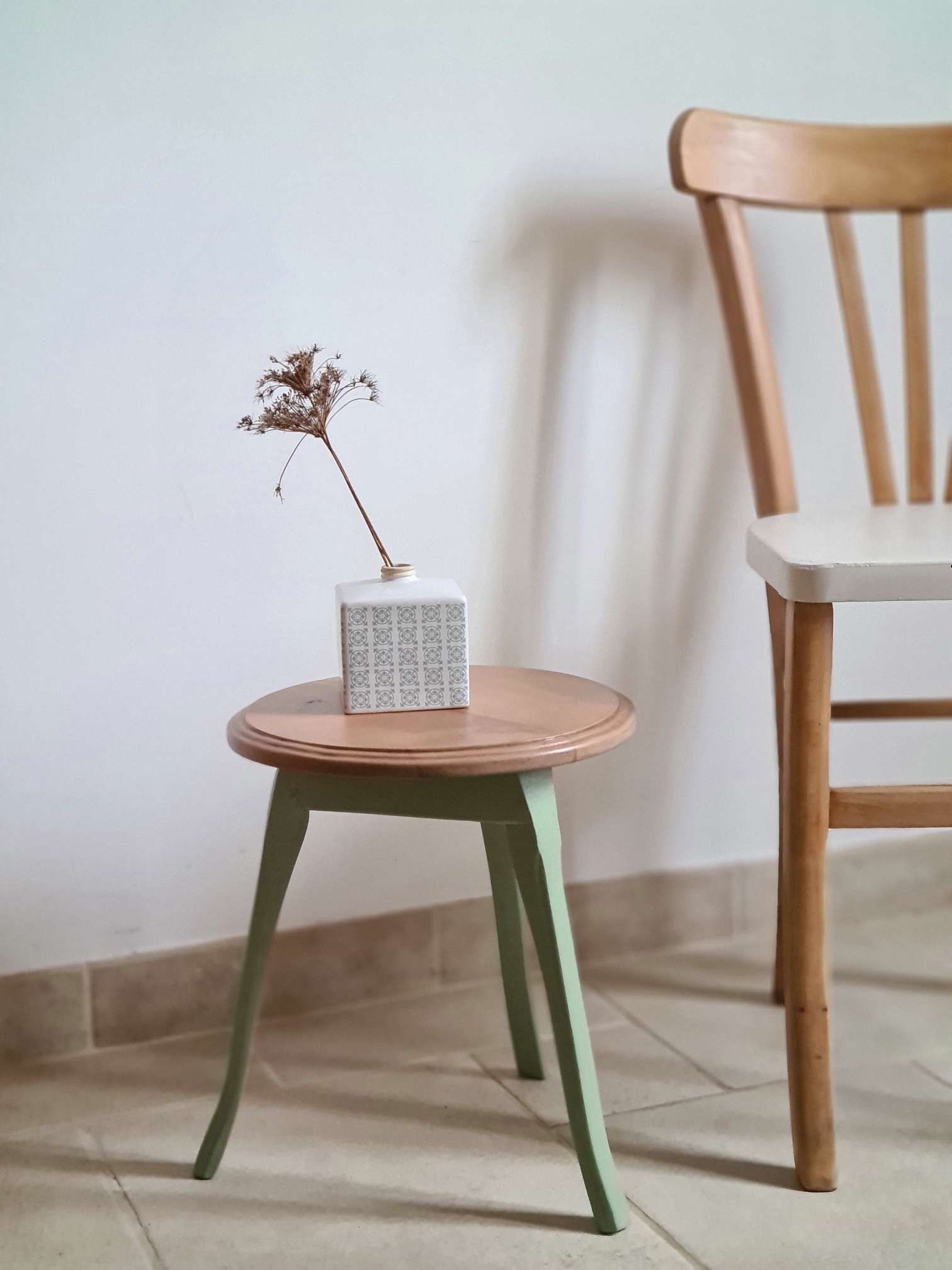 Tabouret tripode