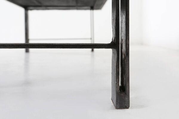 Rare table basse brutaliste en pierre brésilienne par Pia Manu, vers 1960