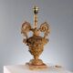 Lampe ancienne en forme de vase néoclassique en bois doré XIXe siècle