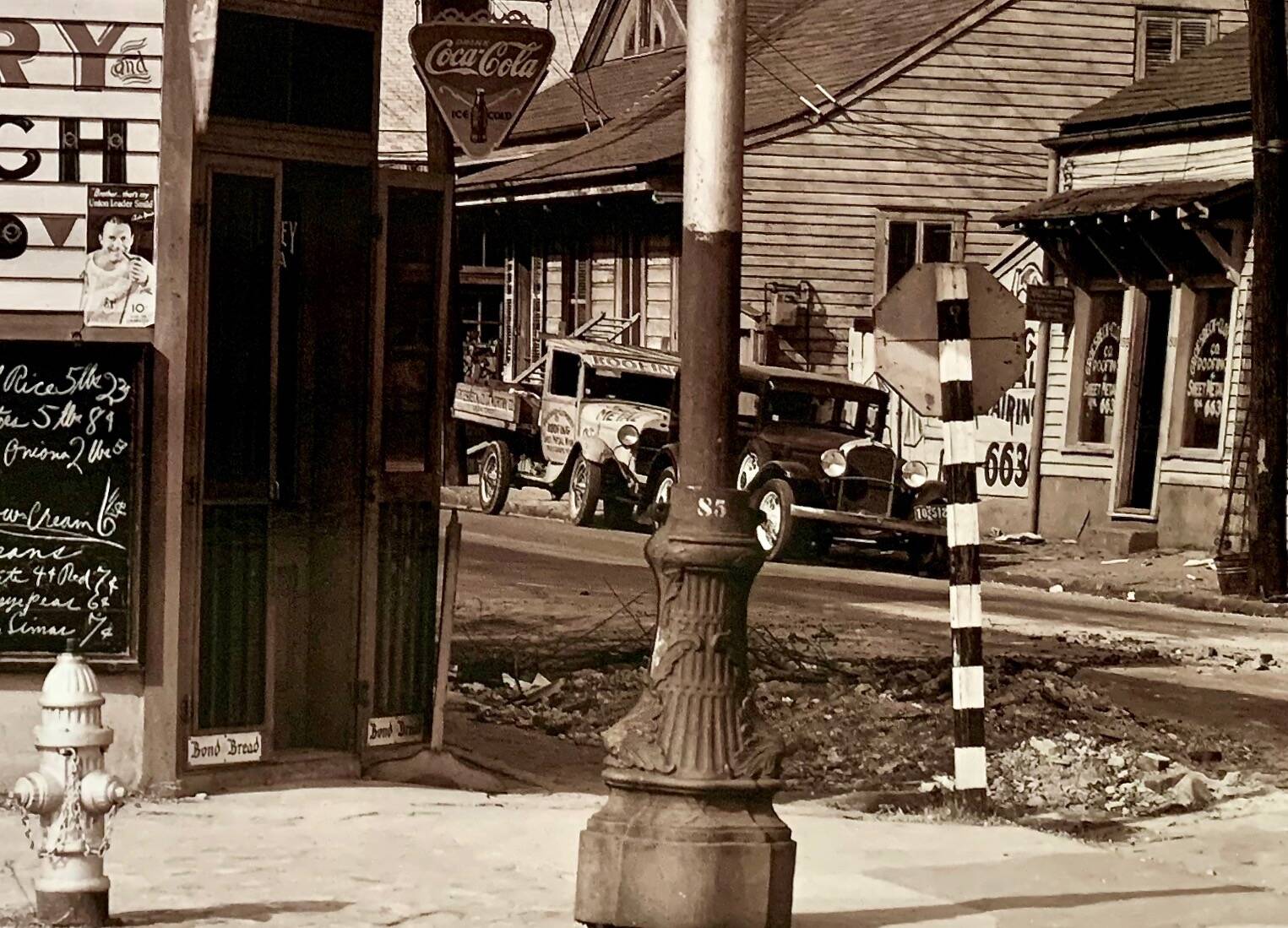 📸 Original photograph – Walker Evans, 1936 Sandwich shop front
