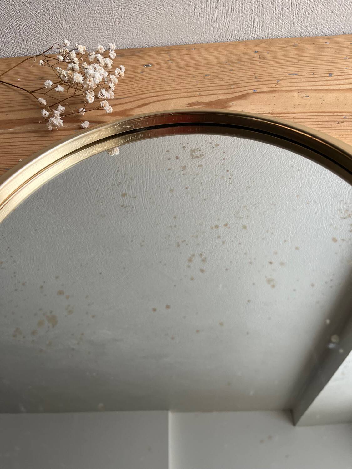 Vintage round gold mirror