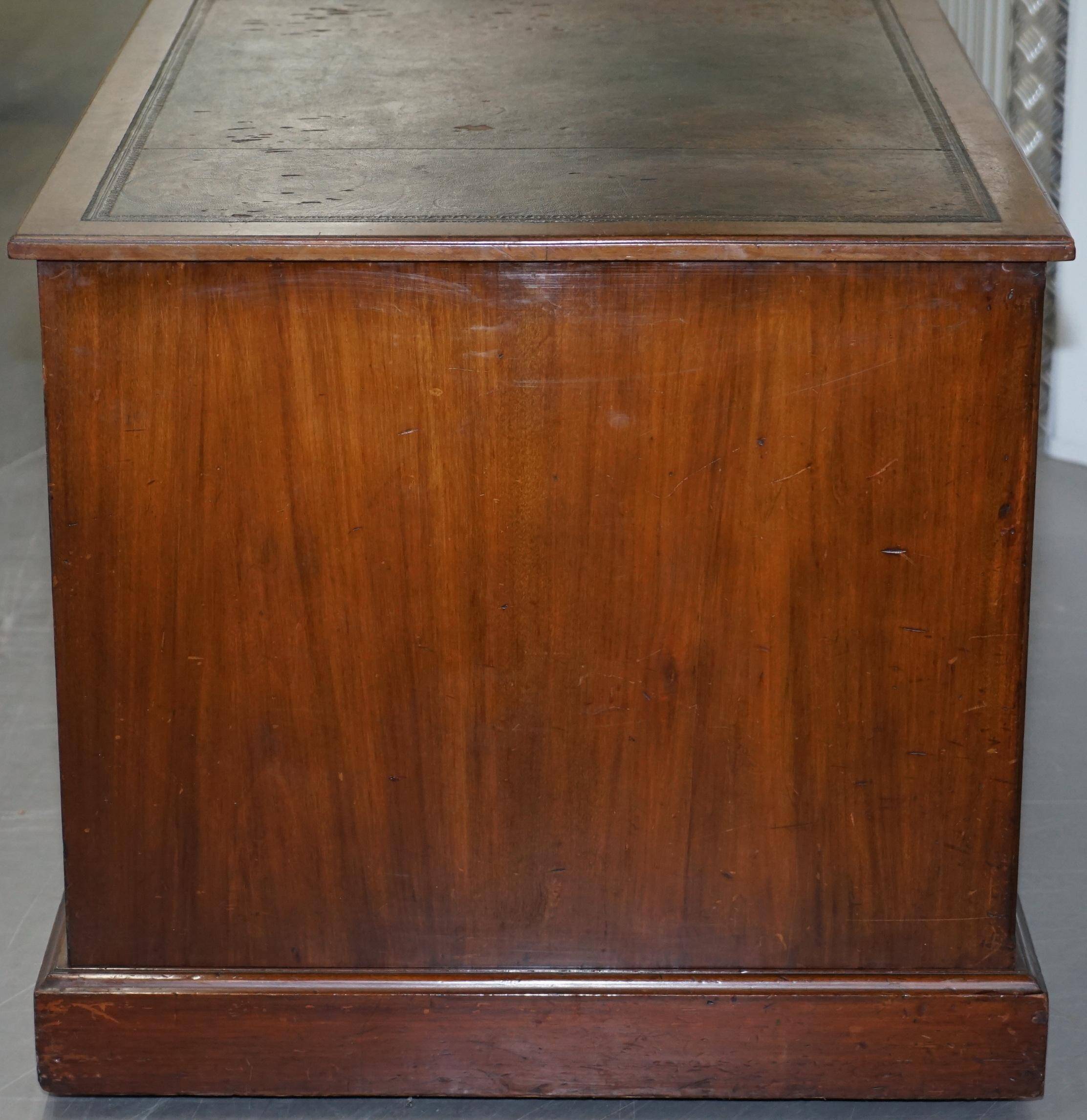 Rare bureau partenaires double caisson Hampton & Son Pall Mall bois dur