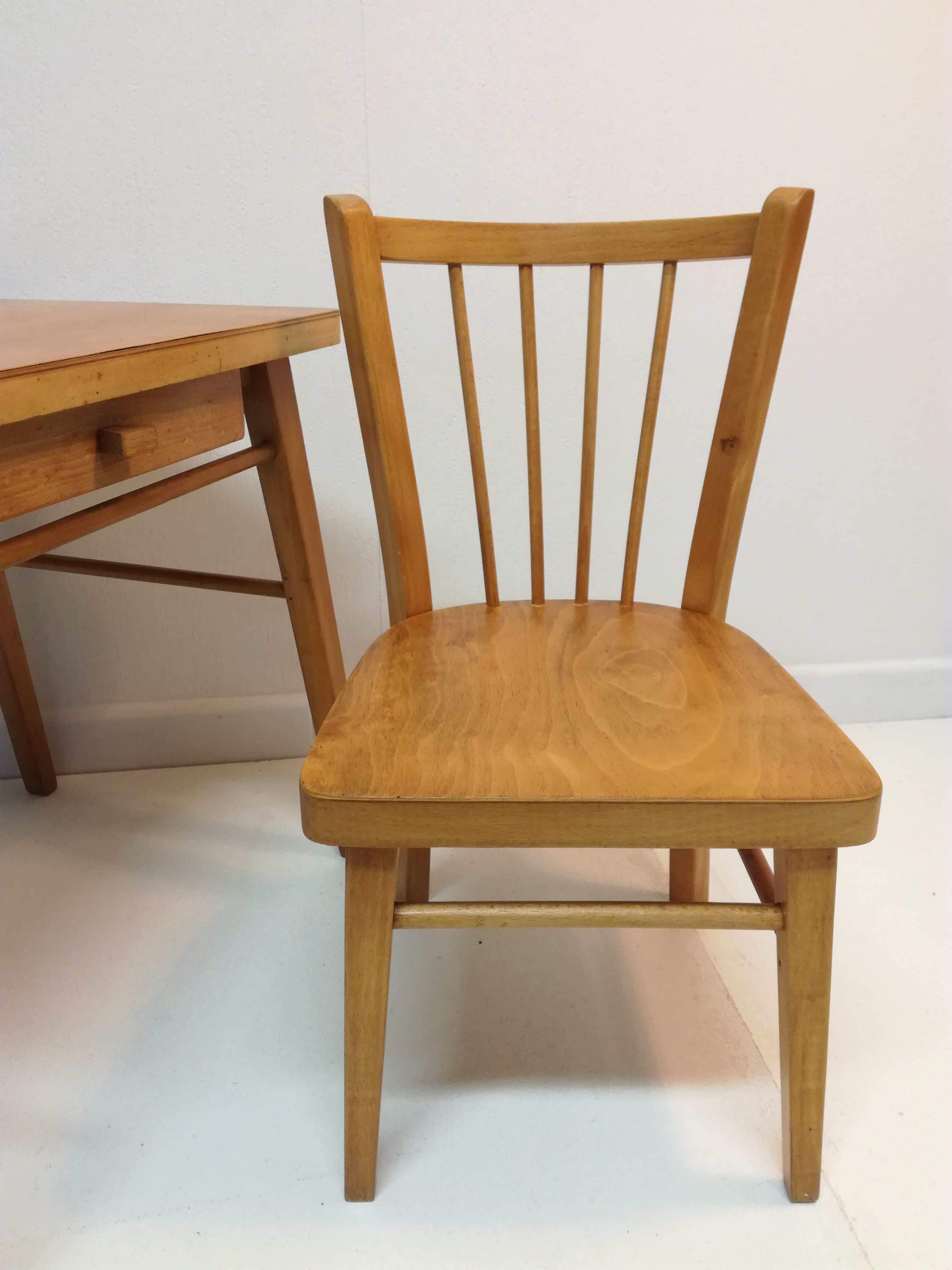 Desk and chair baumann