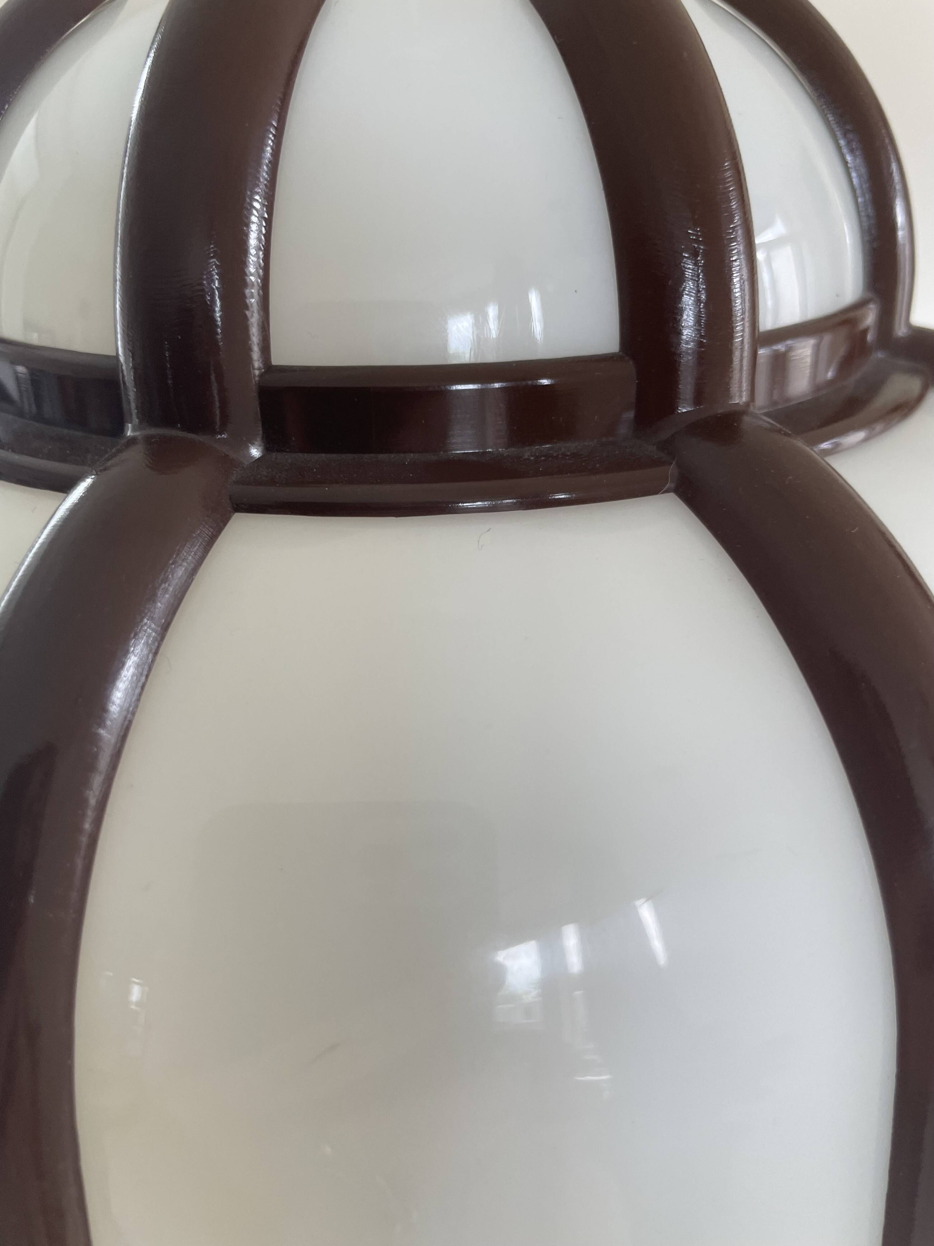 Tulip shaped pendant lamp