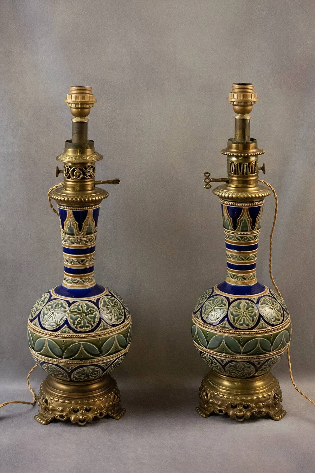 Paire de vases Longwy montés en lampe avec monture en bronze doré, fin XIXe