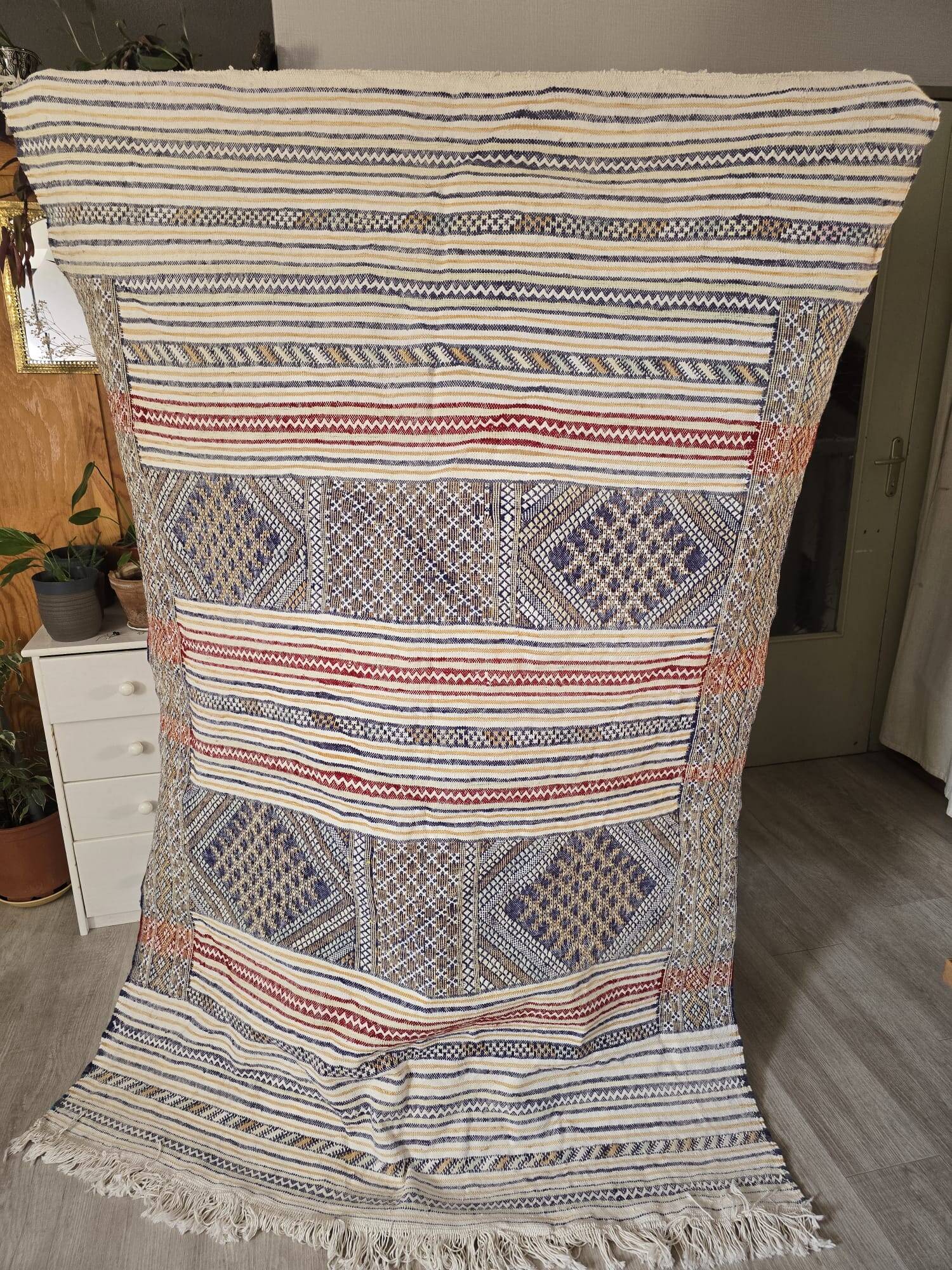 Grand Tapis Zanafi Artisanal — Composition Graphique Indigo & Terracotta
