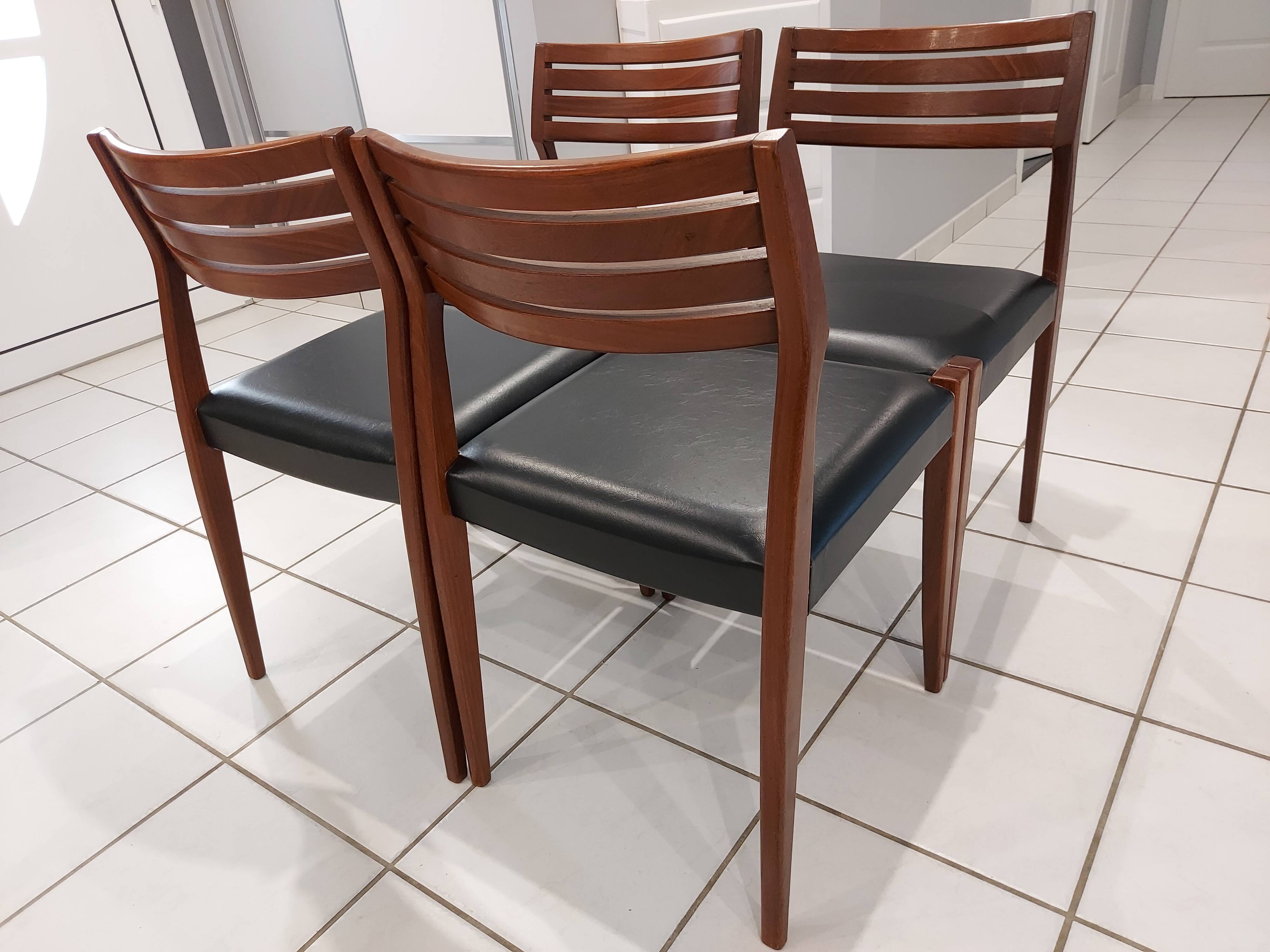 Suite de 4 chaises teck scandinave vintage années 1970