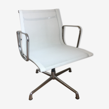 EA108 white armchair by Charles & Ray Eames for Vitra