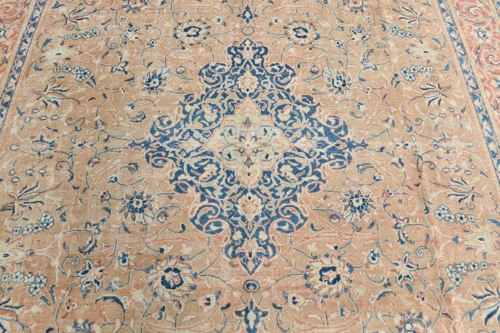 Tapis persan classique bleu et pêche
