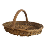 Flat-bottomed woven wicker basket