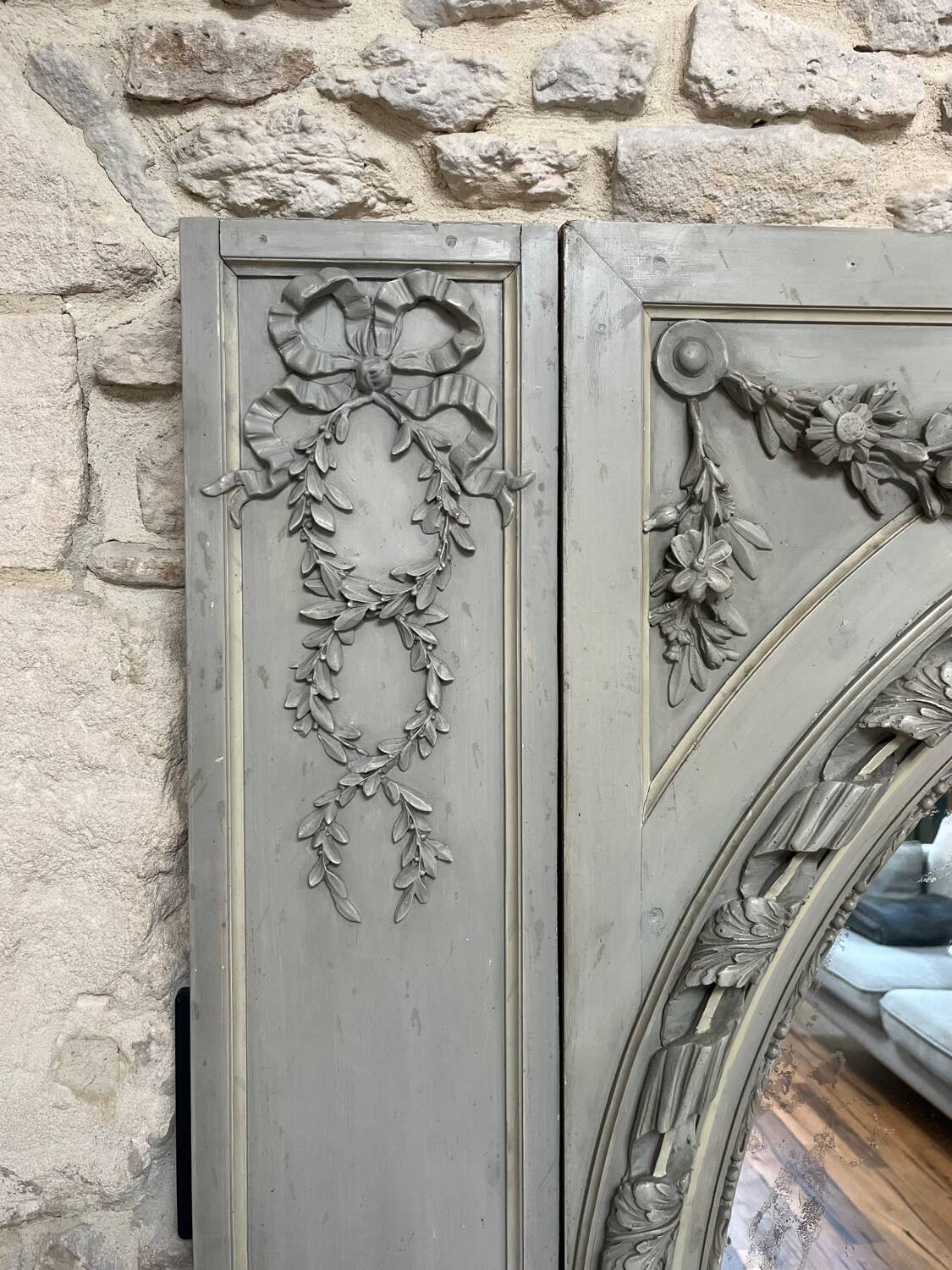 Important woodwork, 176.5cm/158cm 19th century fireplace mirror, quilted glass, parquet on the back.