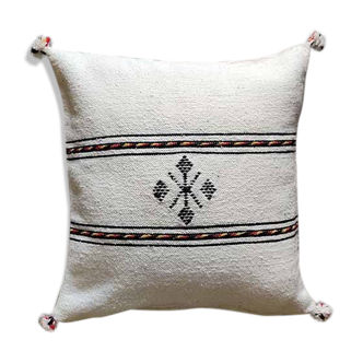 White Berber cushion with cotton pompom