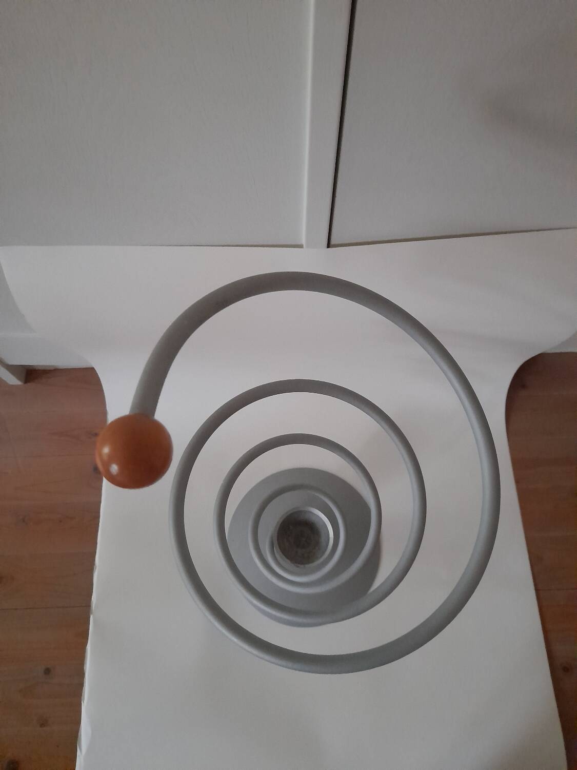 Porte parapluie spirale postmoderne 80s