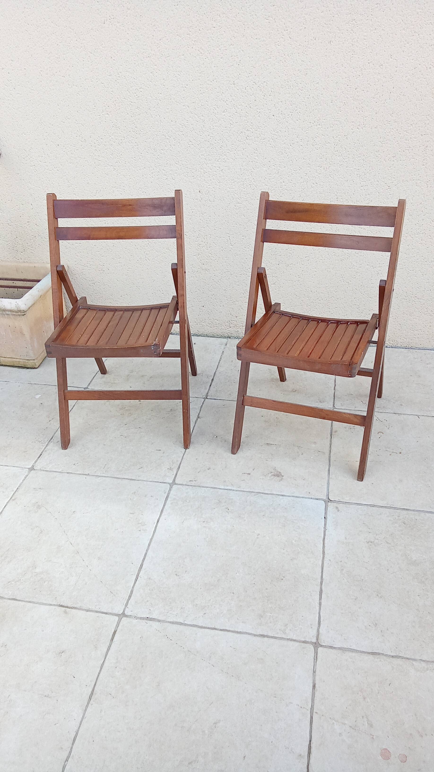 2 vintage wooden folding chairs from the 50s Romania