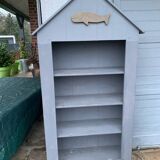 Beach cabin library