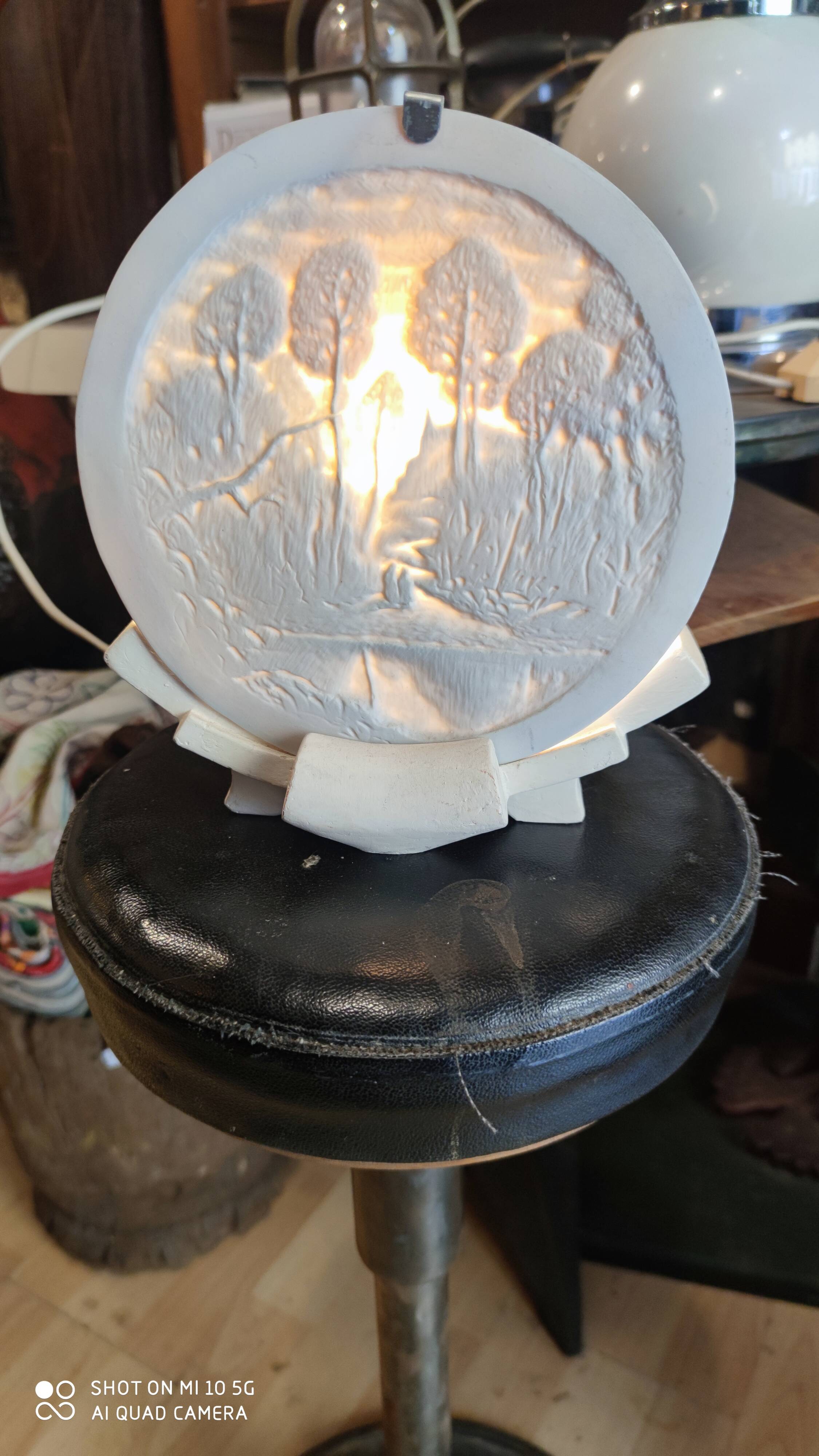 Lampe lithophanie en biscuit et stuc style arts décoratifs