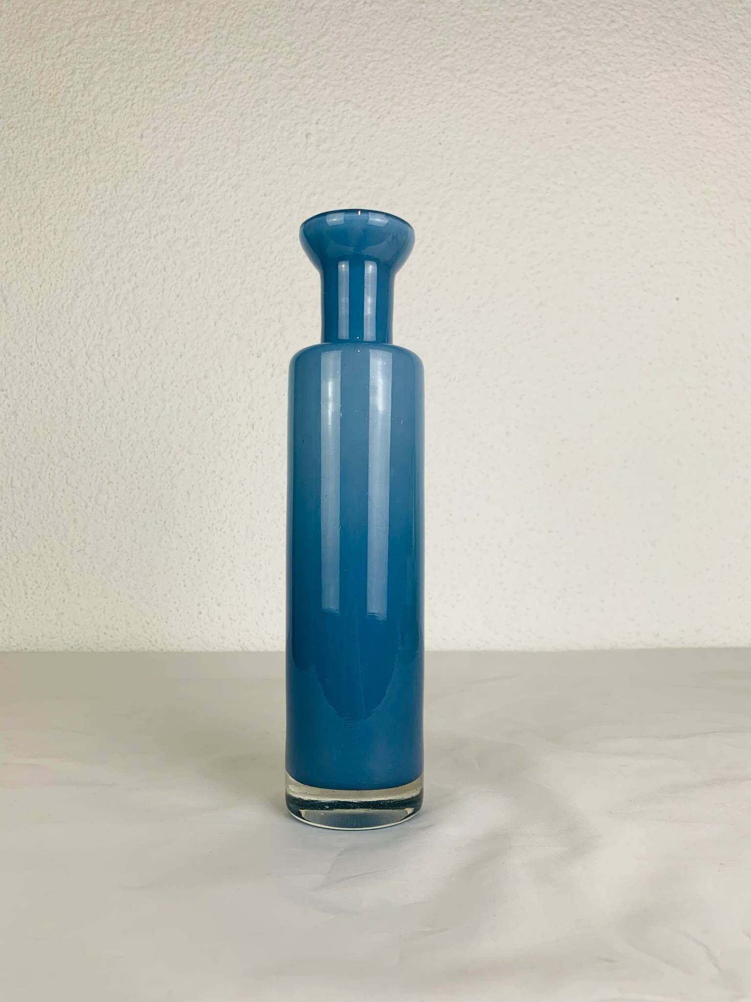 Vase verre bleu vintage style scandinave
