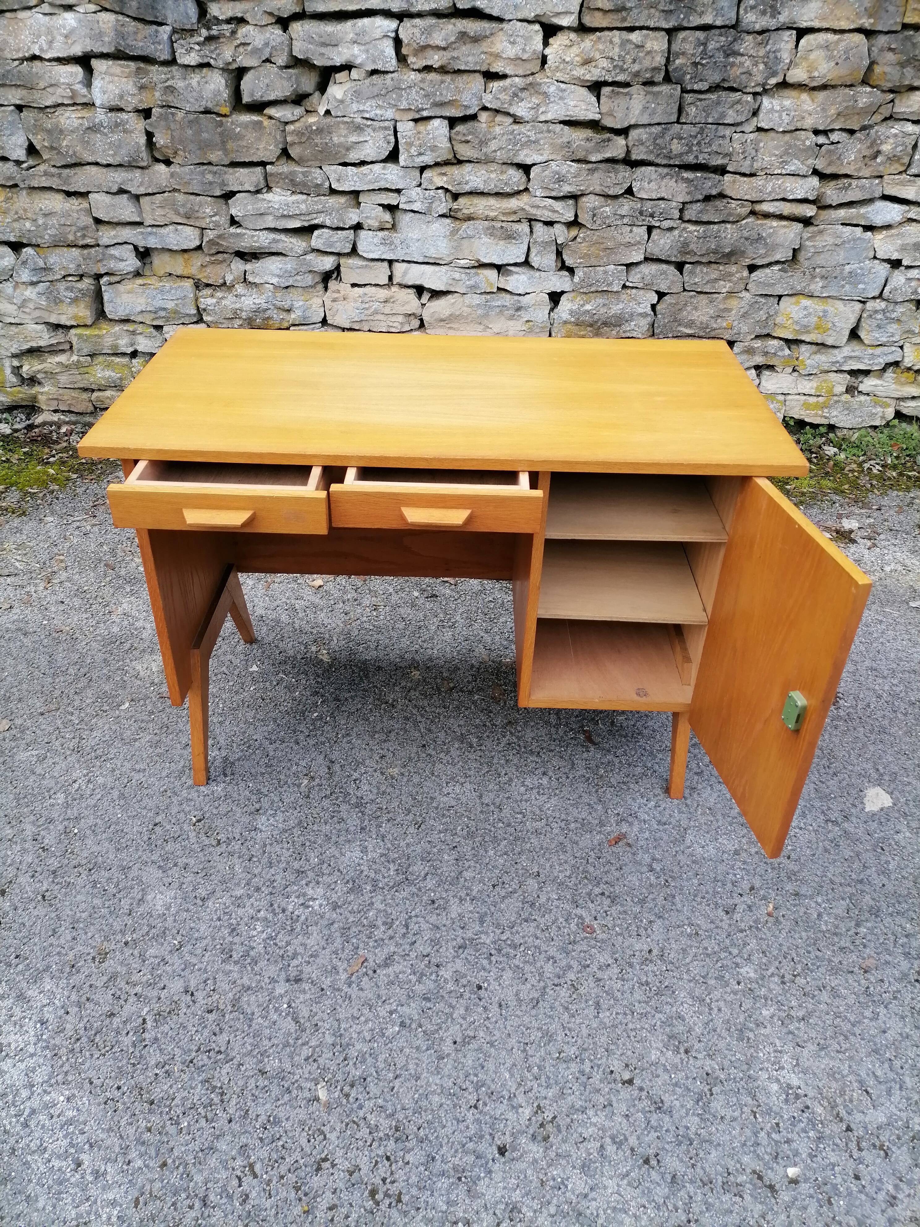 Small desk vintage