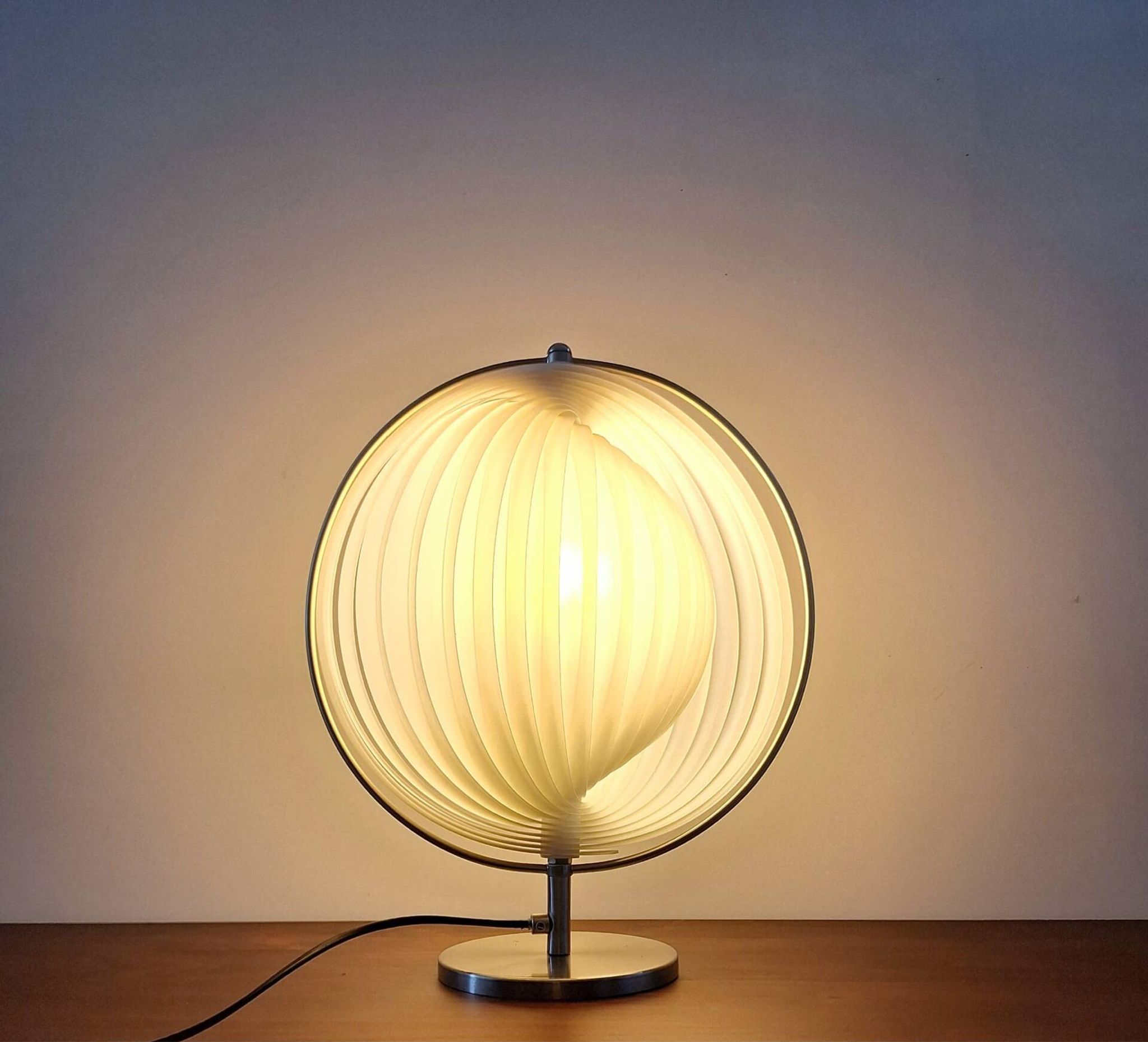 KARE Design edition, lamp model Moon, vintage light fixture.