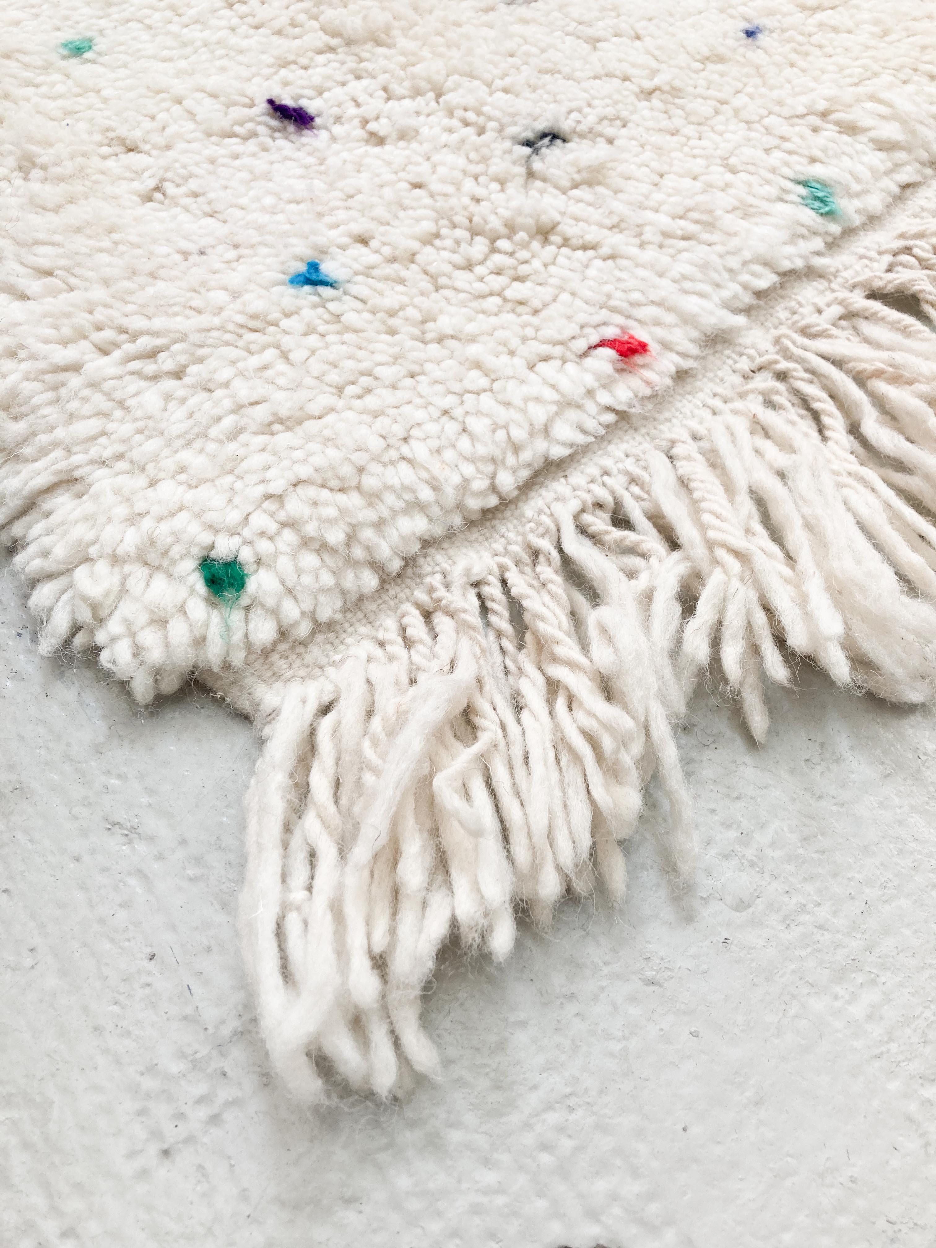 Berber carpet beni ouarain ecru with multicolored polka dots 255x146m